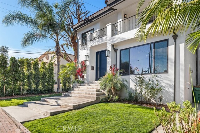 Building Photo - 2501 N Poinsettia Ave
