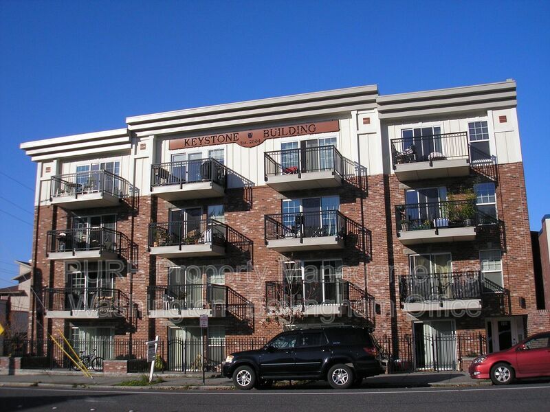 Primary Photo - 1001 N. State St.