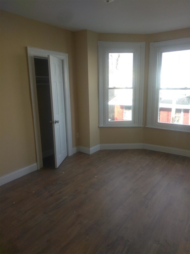 Building Photo - 6142 Delancey St