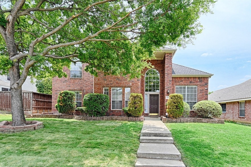 Primary Photo - 9701 Thorncliff Dr
