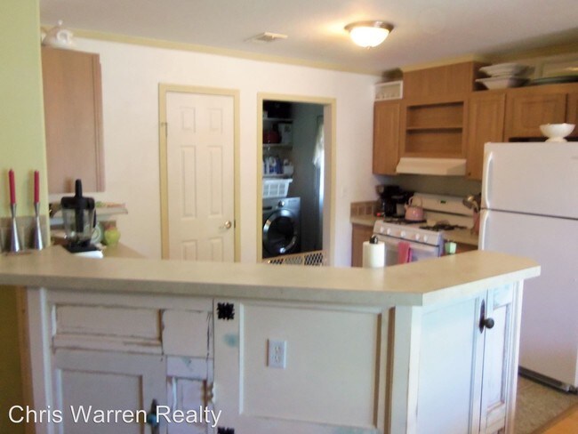 Building Photo - 3 br, 2 bath House - 3202 E 16th Street