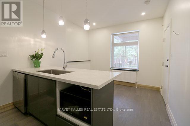 Photo du bâtiment - 488 Lansdowne Ave