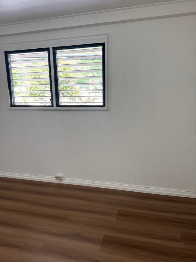 Building Photo - 2046 Palolo Ave