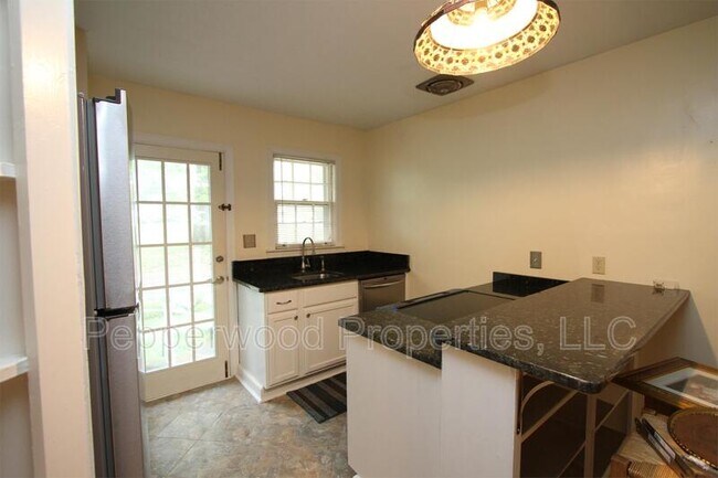 Foto del edificio - 336 W Hampton Ave