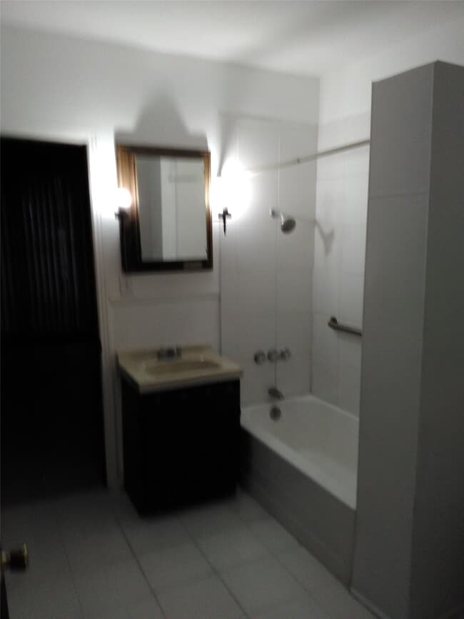 Building Photo - 4730 Orange St