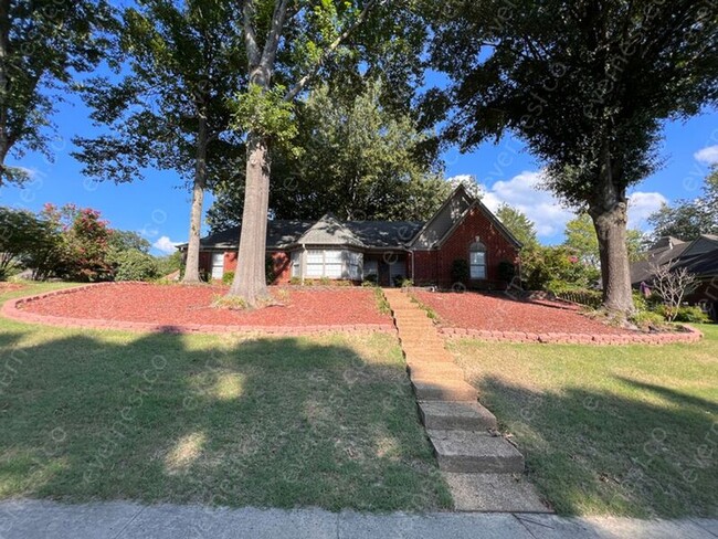 Building Photo - 1400 Fox Trace Dr
