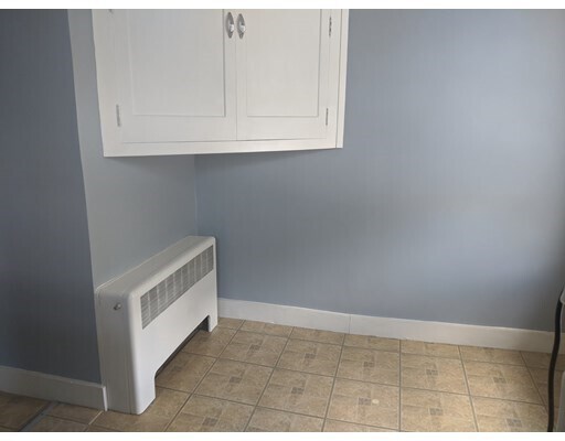 Building Photo - 706 School St