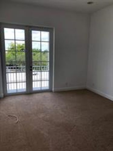 Building Photo - 6807 Lakeside Cir N