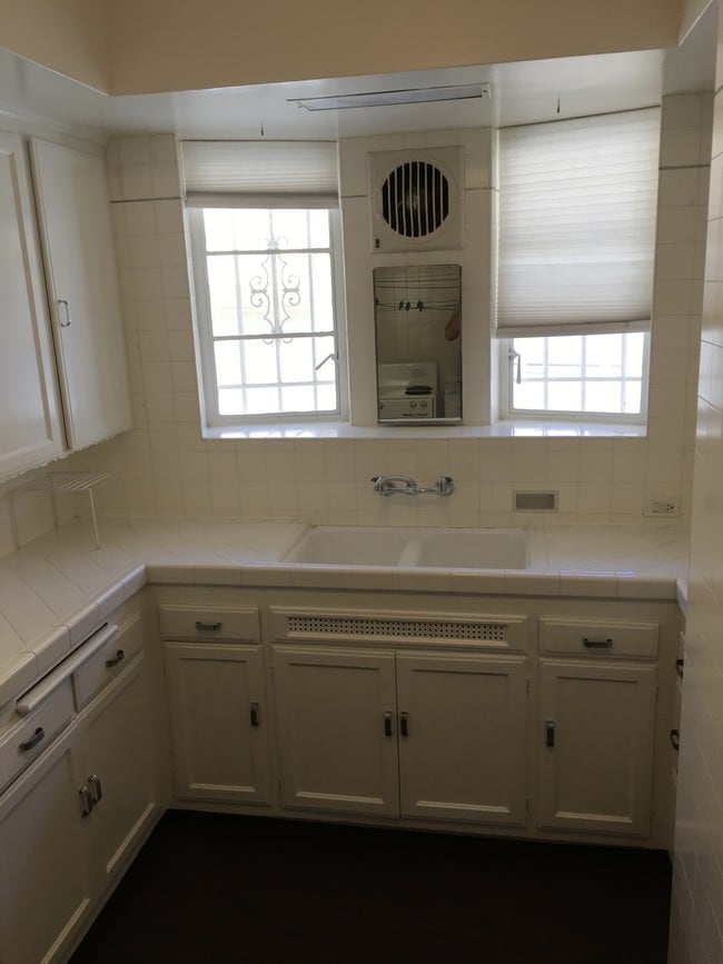 Classic Hollywood Kitchen with original tiles - 5211 W 9th St