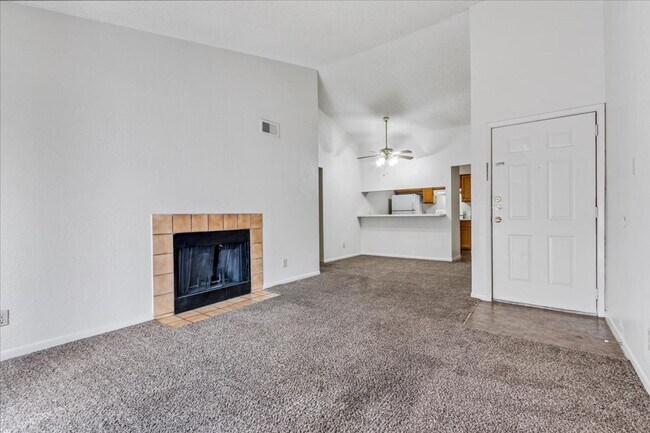 Foto del edificio - The Depot Apartment Homes *Upstairs*