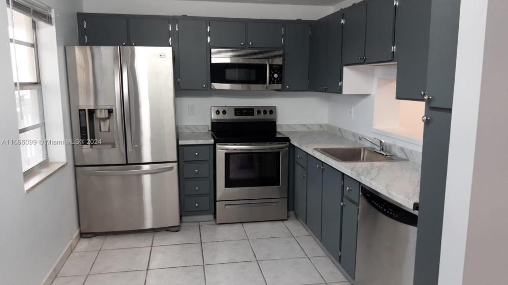 Foto principal - 2 bedroom in Dania FL 33004