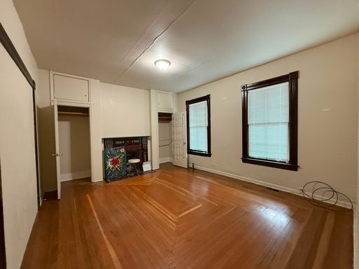 Foto del edificio - 3-Bedroom House with Laundry and SunRoom Close to University of Washington
