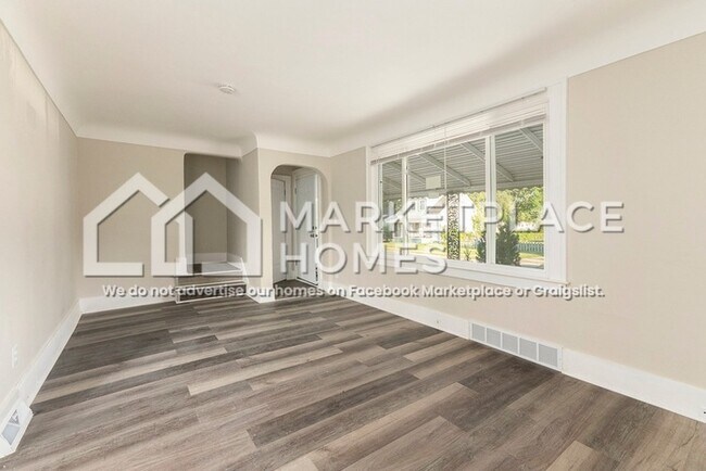 Foto del edificio - 8460 Chalmers Ave