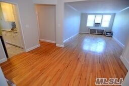 Foto del edificio - 291 Cedarhurst Ave