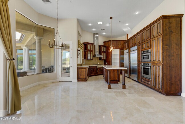 Foto del edificio - 8008 E Whistling Wind Way