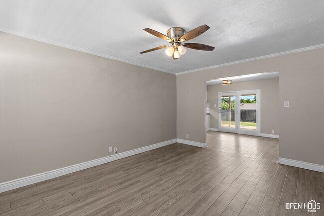 Building Photo - 4615 Hollandale Ave