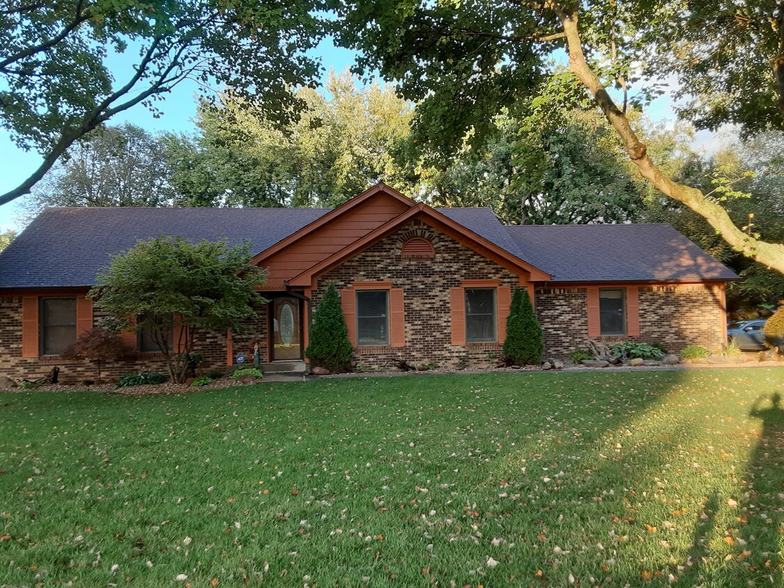 front yard - 4530 Southway Rd