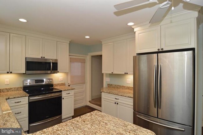 Foto del edificio - 4 bedroom in Oley PA 19547