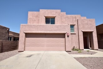 Building Photo - 2926 N Cardell Cir