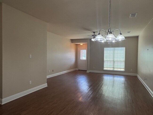 Building Photo - 328 Princess Place