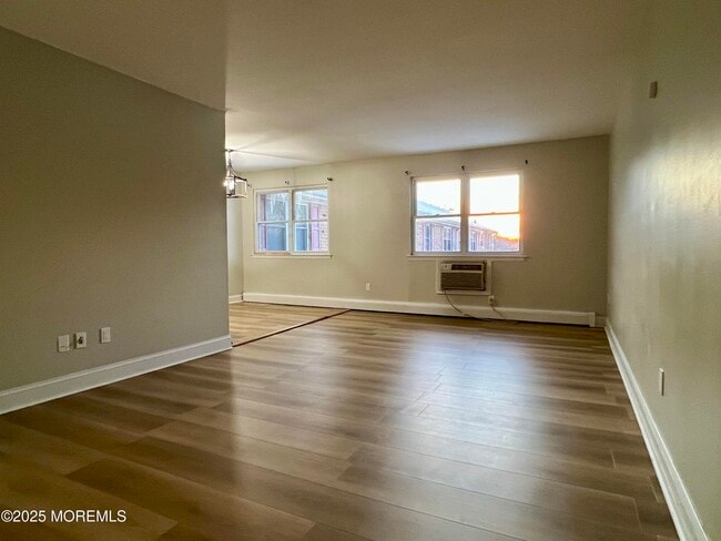 Building Photo - 12 Manchester Ct