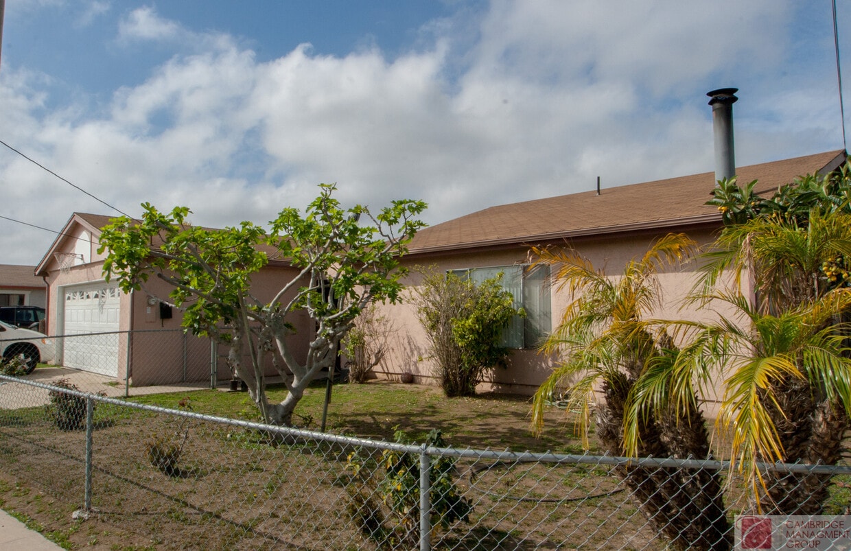 The heart of Clairemont! A well establish... - The heart of Clairemont!  A well establish...