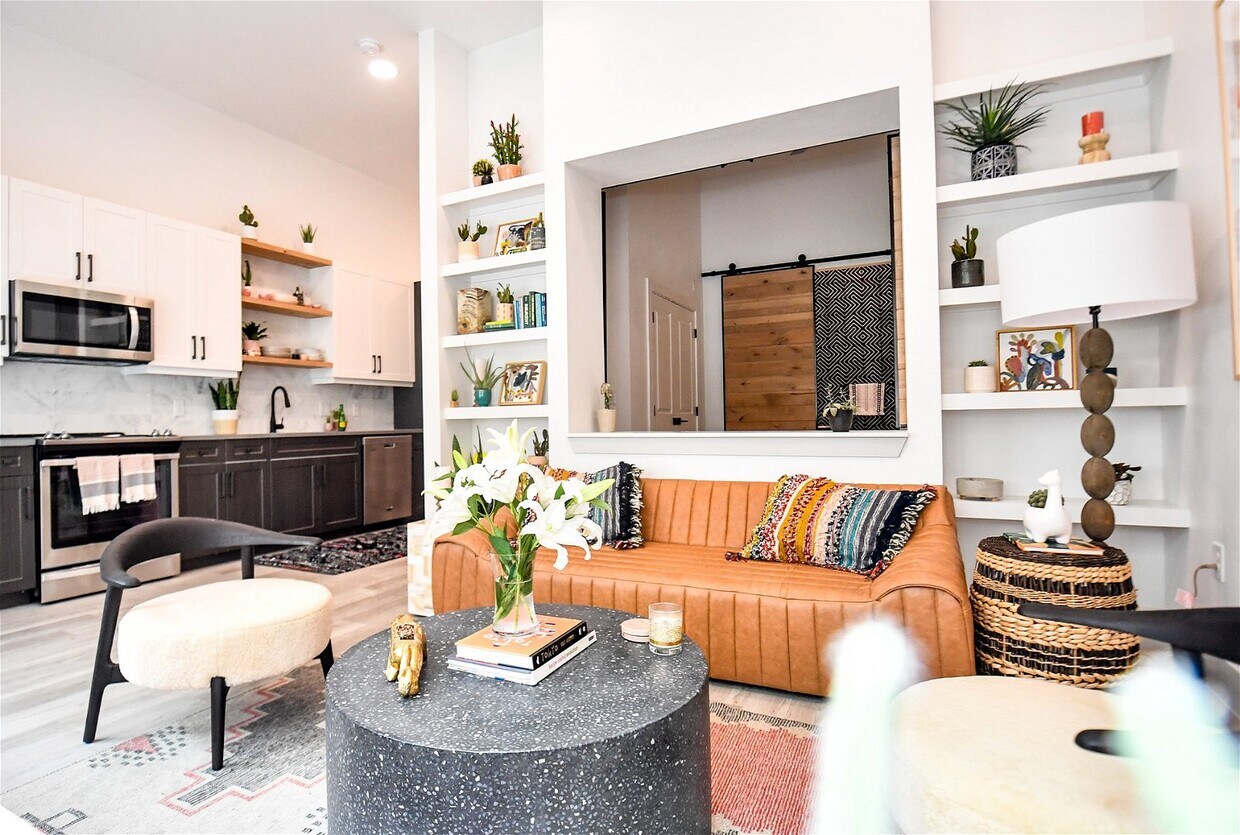 Building Photo - 200 North Bishop Avenue Apt #C157, Dallas,...