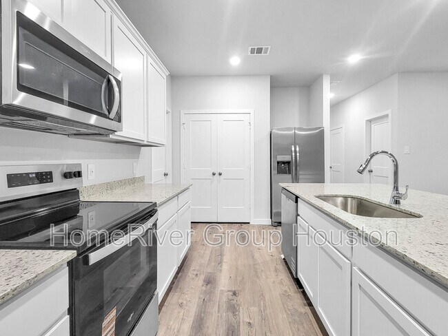 Foto del edificio - 17848 Lionheart Rd