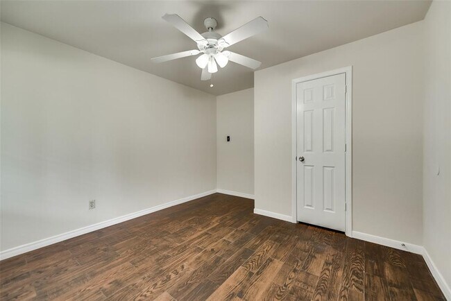 Foto del edificio - 314 N Wood Dr