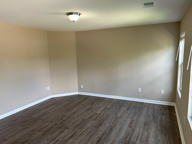 Building Photo - 230 Laramie Circle