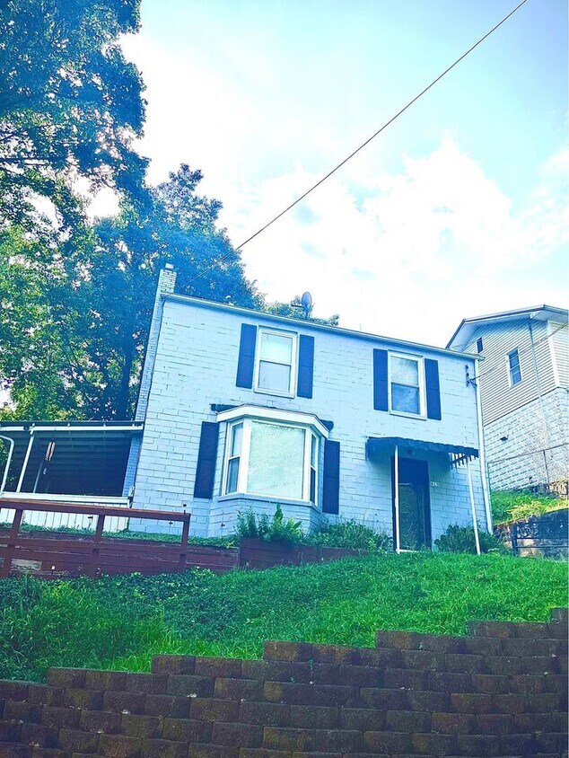 Foto principal - 615 Cora St