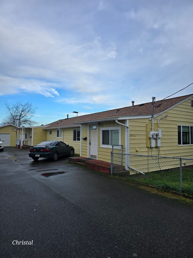 Foto del edificio - 3 Bedroom in Bremerton