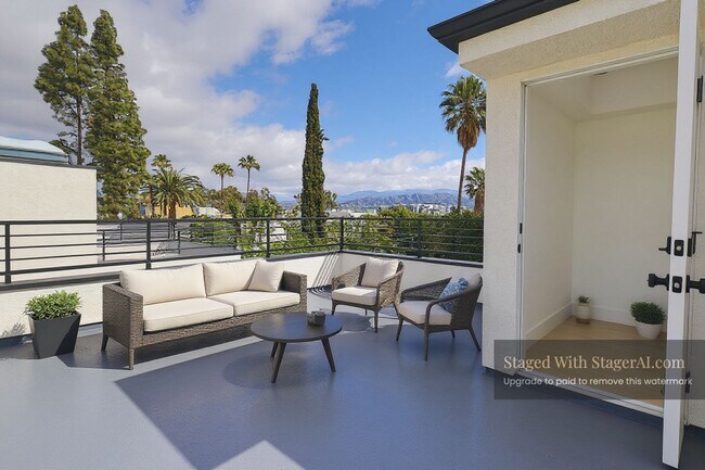 Foto del edificio - NEW CONSTRUCTION LUXURY 4 BED TOWNHOMES WITH ROOF DECKS