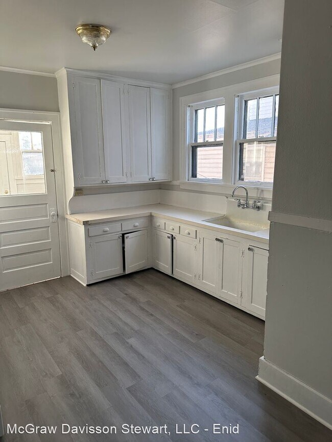 Building Photo - 1 br, 1 bath House - 405 E Broadway