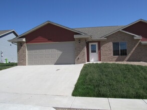Building Photo - 422 Sapphire Ln