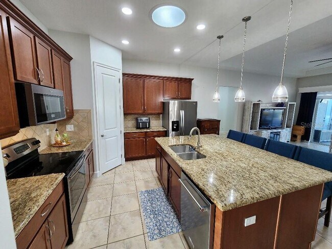 Foto del edificio - Beautiful Port Orange 4 Bedroom 2 Bathroom Pool Home