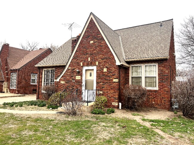 Foto del edificio - 1734 E Lewis Cir