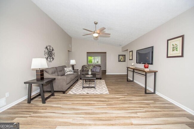 Foto del edificio - 180 Crabtree Dr