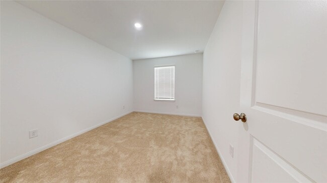 Building Photo - 23422 Honey Spade Rd