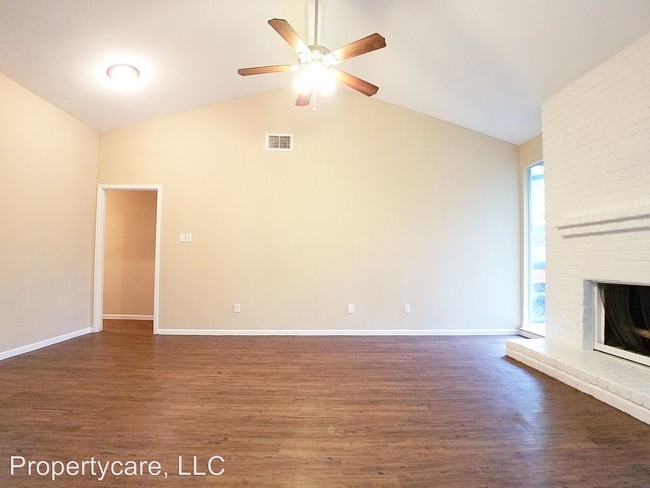 Building Photo - 3 br, 2 bath House - 4811 Pebble Brook St.
