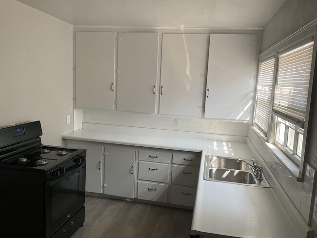 Foto del edificio - 1764 E Cherokee Ave