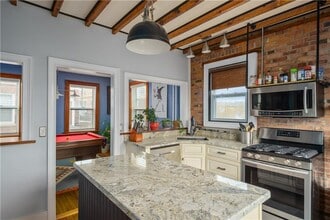 Building Photo - 209 Third St