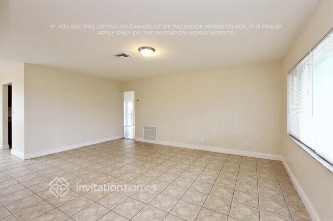 Foto del edificio - 4904 SW 90th Ave