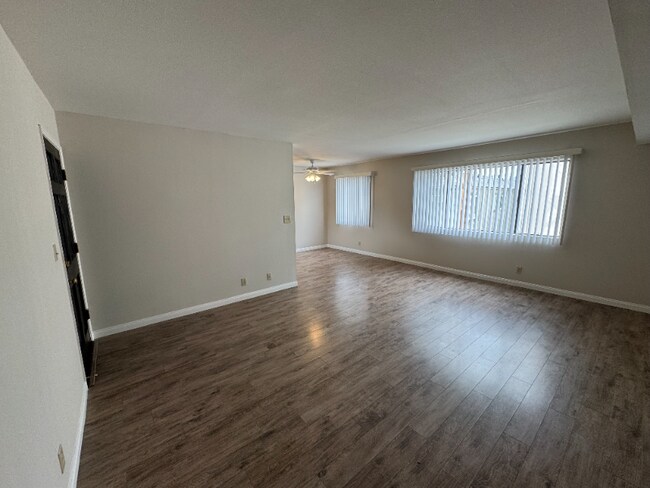 Foto del edificio - 515 E Elmwood Ave