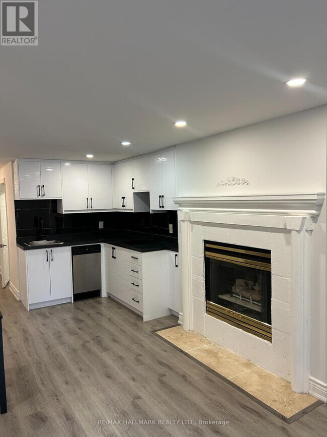 Photo du bâtiment - 214 Altamira Rd