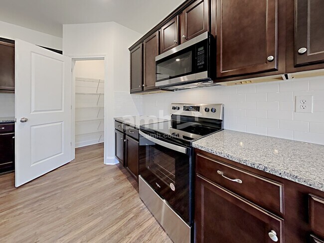 Foto del edificio - 5175 Valley Dr