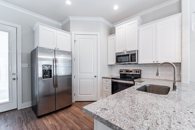 Foto del edificio - 1402 Magnolia Dr