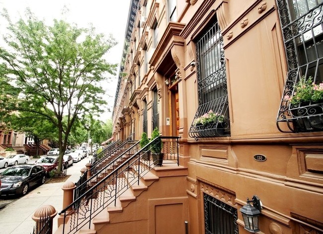 Building Photo - 130 W 131st St