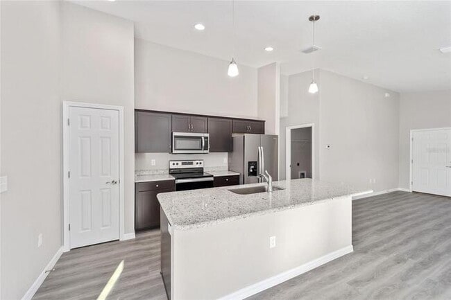 Building Photo - Stylish 3BR/2BA Home with Open Layout & Hi...