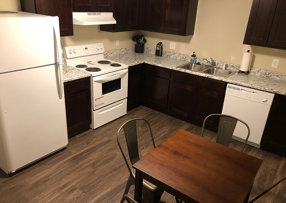 Primary Photo - Applecrest Village Apartments